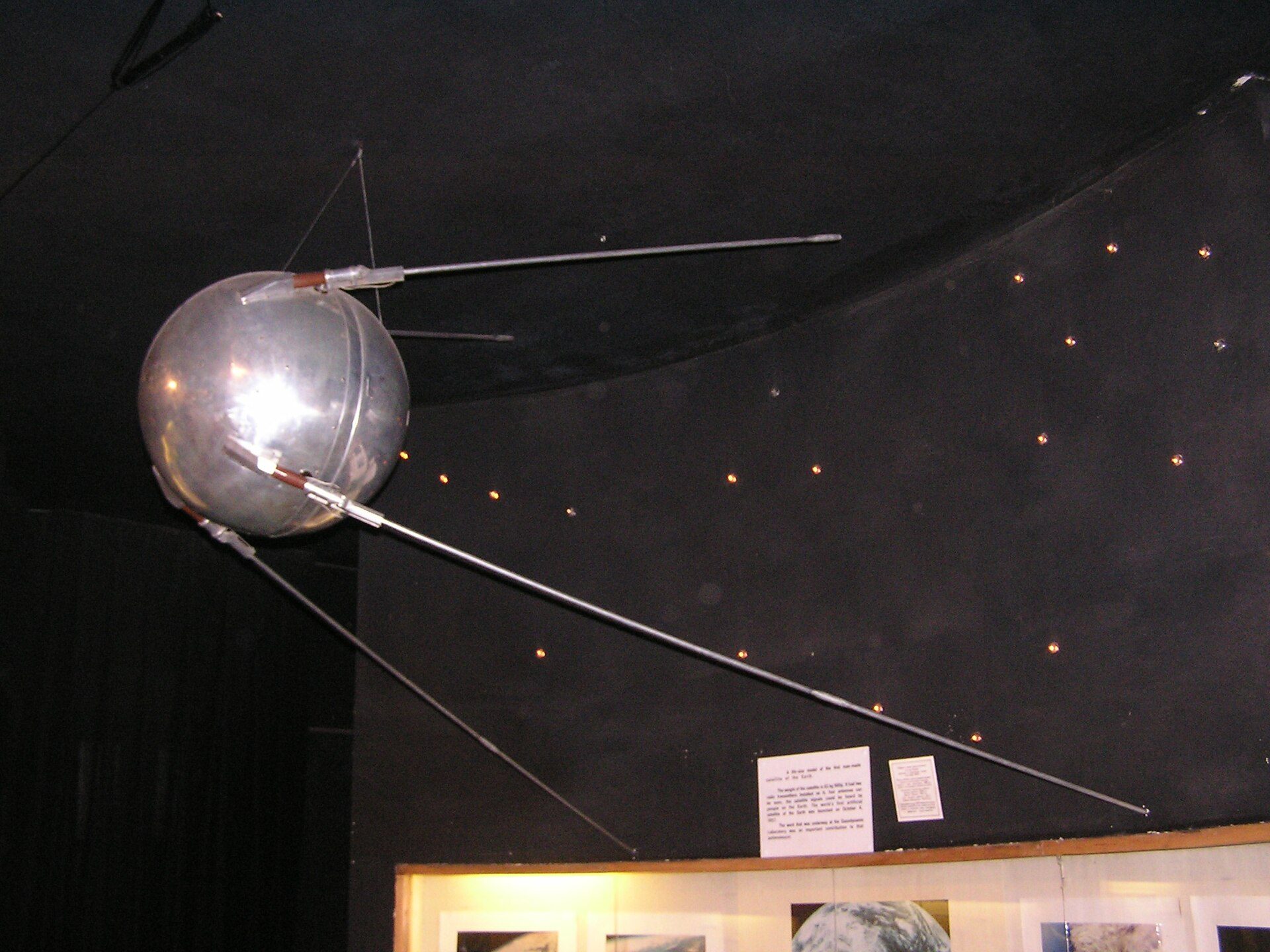 Sputnik 1, primer satélite artificial