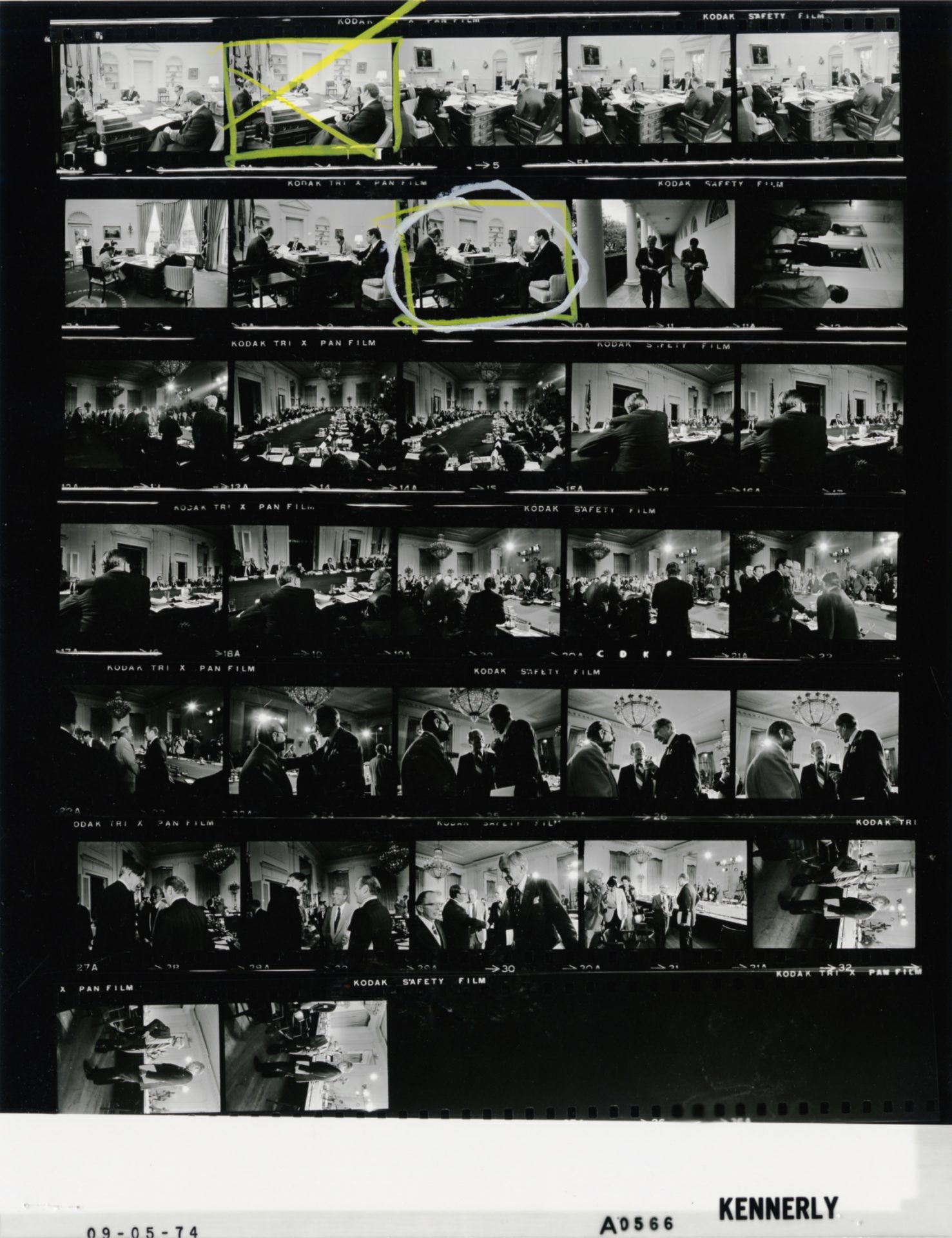 Hoja de contactos sobre la situación Nixon antes del indulto