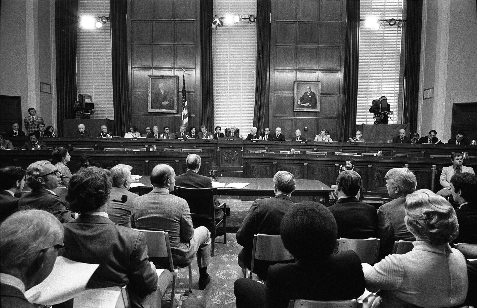 Ford ante el subcomité judicial por el indulto